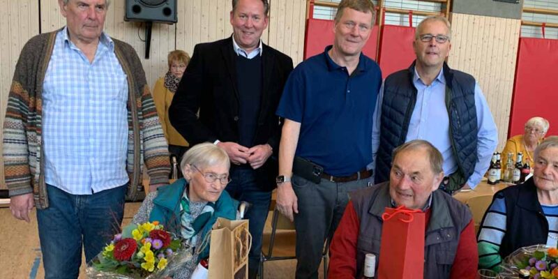 Auf dem Bild von links nach rechts: stehend: Reiner Hollmann, Joachim Brenner, Matthias Schmidt, Harald Dohm sitzend: Maria Müller, Willi Behner